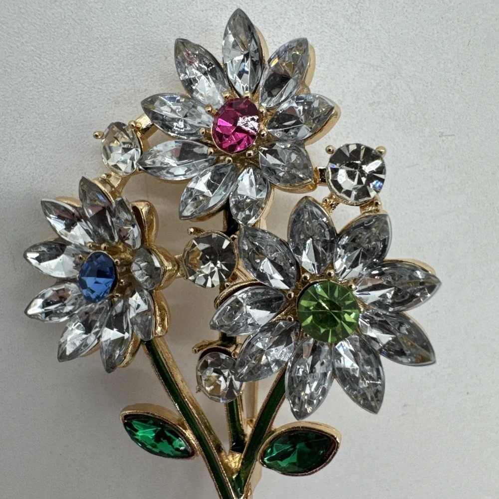 Vintage Rhinestone Flower Bouquet Brooch Pin Gold Tone Enamel Daisy Floral